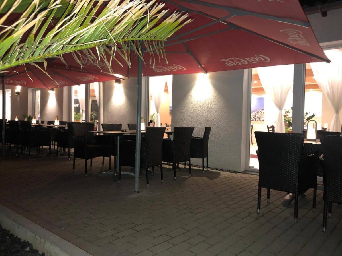Hotel Restaurant Nikopolis Buchholz  Eksteriør billede